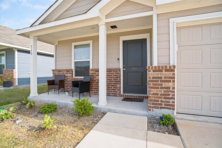 Property photo for 310 Mahogany Lane, Princeton, TX