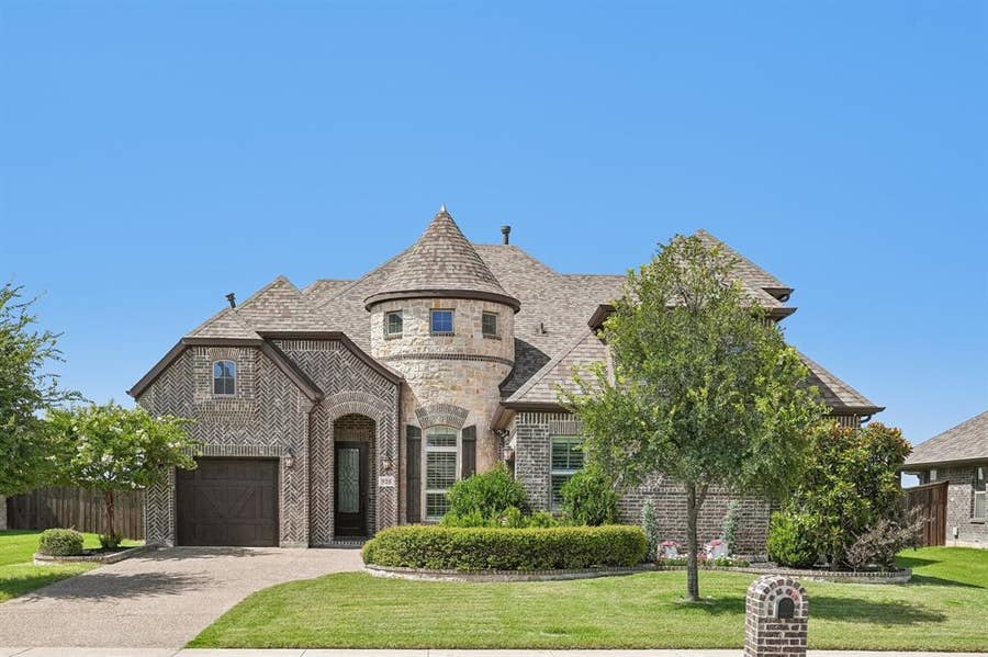 Property photo for 920 Waterview Drive, Prosper, TX