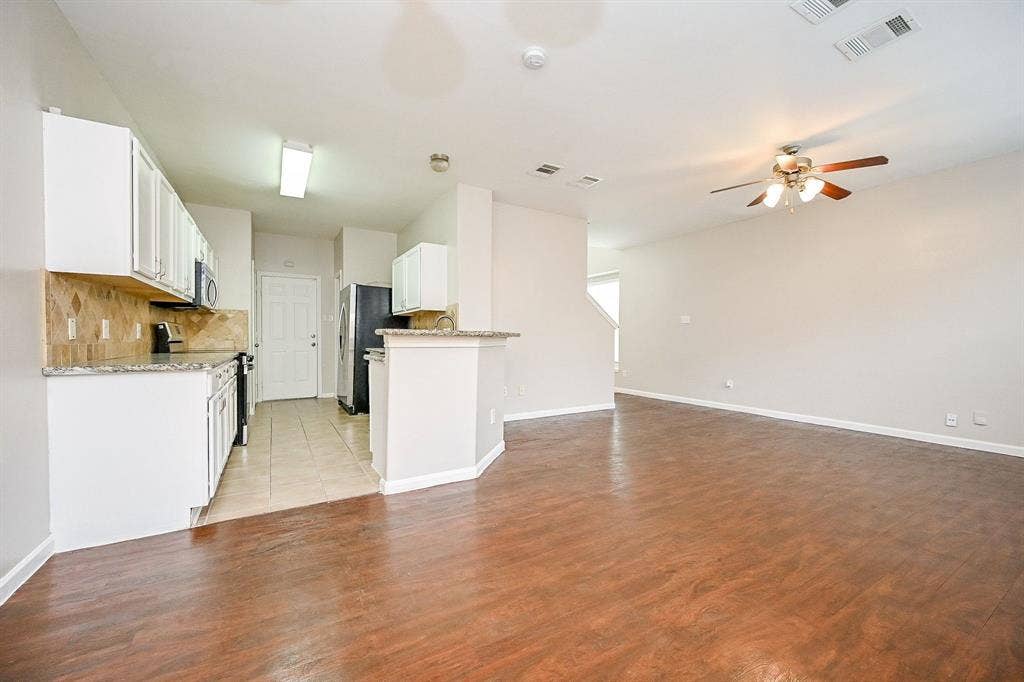 6127 Yorkglen Manor Lane, Houston, TX 77084 6127 Yorkglen Manor Lane, Houston, TX 77084