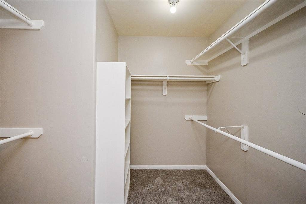 6127 Yorkglen Manor Lane, Houston, TX 77084 6127 Yorkglen Manor Lane, Houston, TX 77084