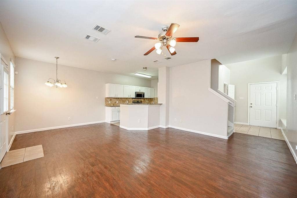 6127 Yorkglen Manor Lane, Houston, TX 77084 6127 Yorkglen Manor Lane, Houston, TX 77084