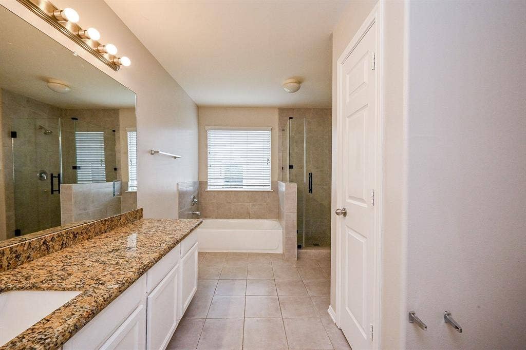 6127 Yorkglen Manor Lane, Houston, TX 77084 6127 Yorkglen Manor Lane, Houston, TX 77084