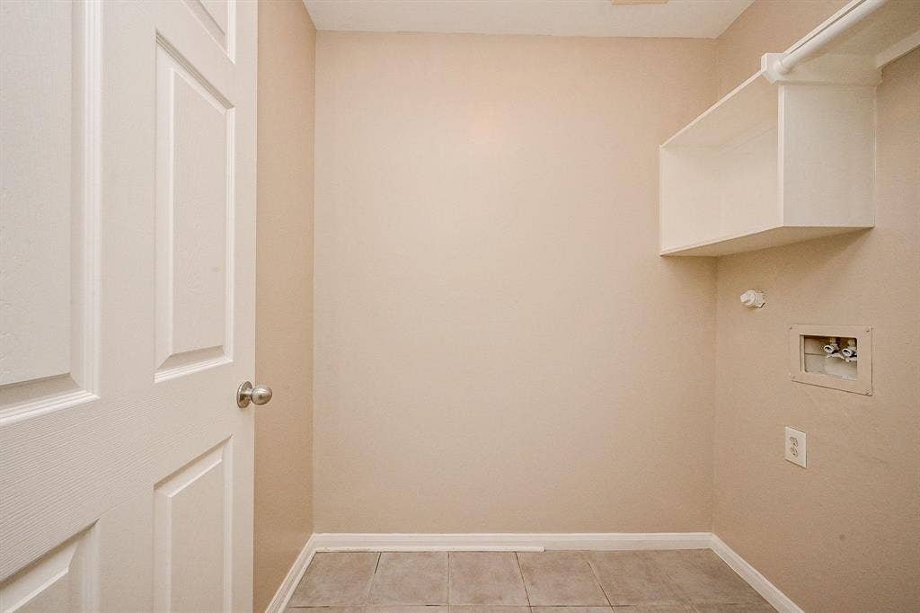 6127 Yorkglen Manor Lane, Houston, TX 77084 6127 Yorkglen Manor Lane, Houston, TX 77084