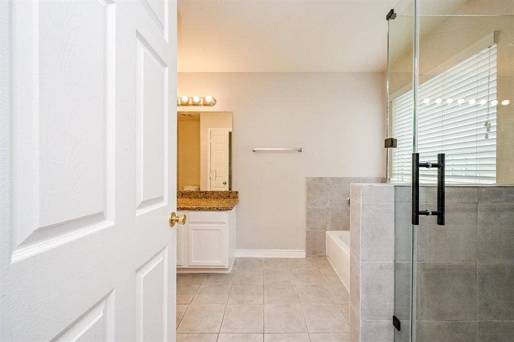 6127 Yorkglen Manor Lane, Houston, TX 77084 6127 Yorkglen Manor Lane, Houston, TX 77084