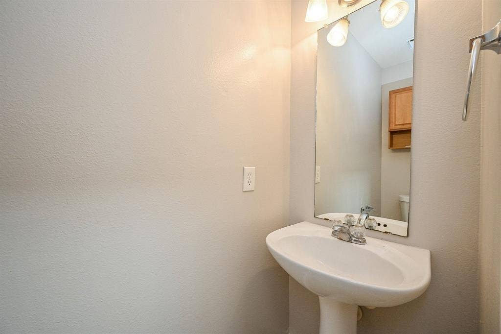 6127 Yorkglen Manor Lane, Houston, TX 77084 6127 Yorkglen Manor Lane, Houston, TX 77084