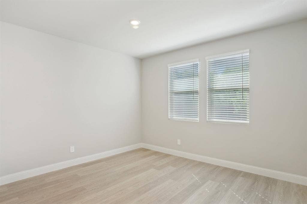 4011 Benbrook Drive, Farmersville, TX 75442 Photo is not of the actual home, but is an inspirational photo of builder’s model home and may depict options, furnishings, and/or decorator features that are not included.