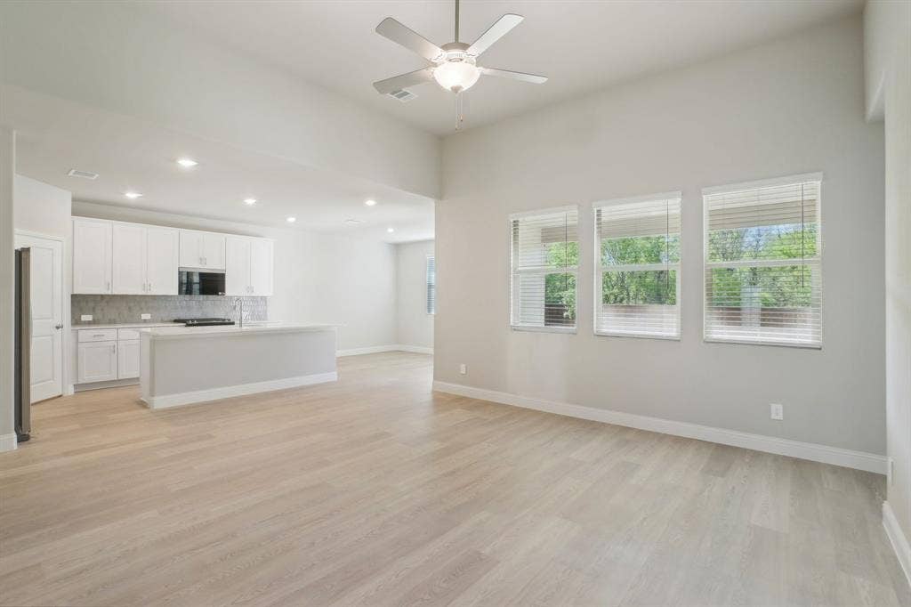 4011 Benbrook Drive, Farmersville, TX 75442 Photo is not of the actual home, but is an inspirational photo of builder’s model home and may depict options, furnishings, and/or decorator features that are not included.