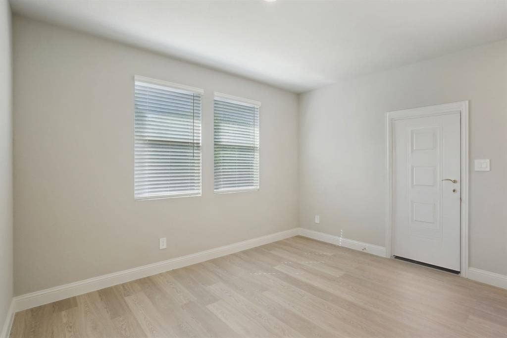 4011 Benbrook Drive, Farmersville, TX 75442 Photo is not of the actual home, but is an inspirational photo of builder’s model home and may depict options, furnishings, and/or decorator features that are not included.