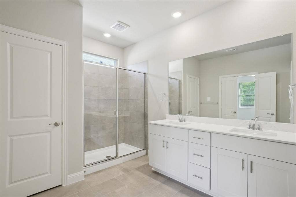 4011 Benbrook Drive, Farmersville, TX 75442 Photo is not of the actual home, but is an inspirational photo of builder’s model home and may depict options, furnishings, and/or decorator features that are not included.