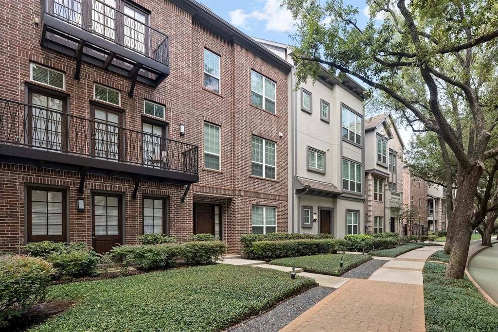 3939 W Alabama Street, #2-324, Houston, TX 77027 50% off base rent for 2 months, 12+ month lease only