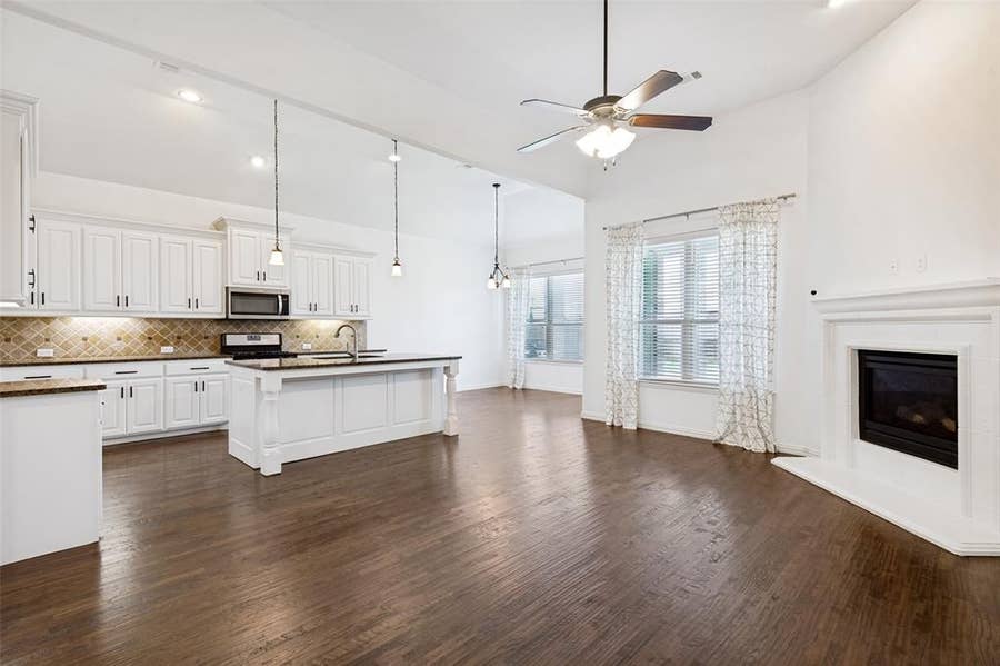 Property photo for 596 Deverson Drive, Rockwall, TX