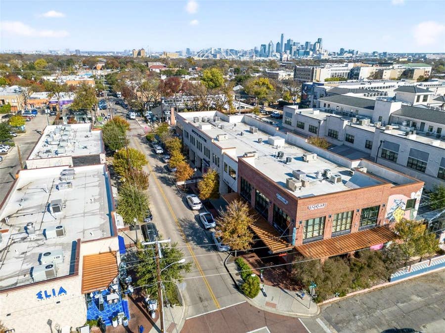 Property photo for 435 W 9th Street, Dallas, TX
