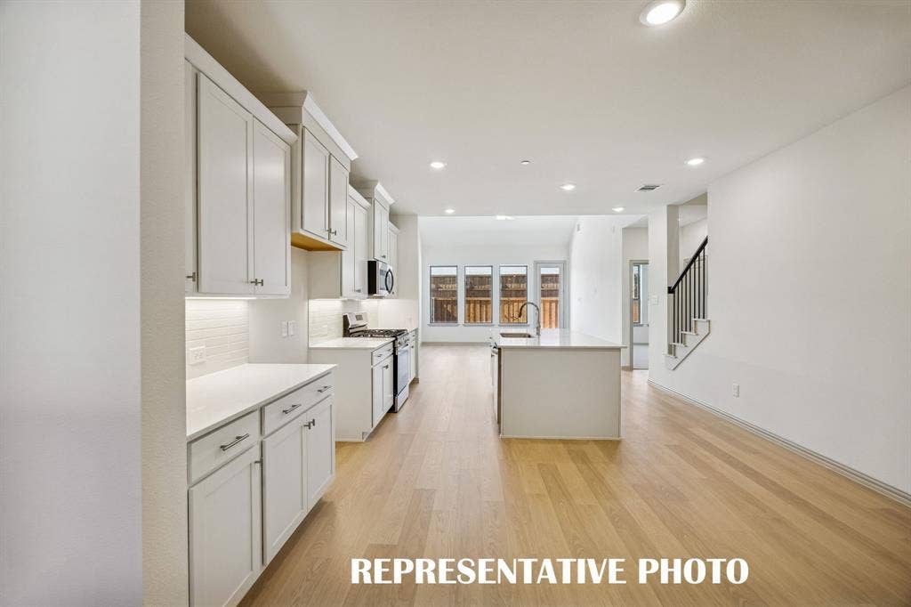3563 Pierce Lane, Grand Prairie, TX 75052 Welcome into your beautiful and spacious lock & leave dream home! REPRESENTATIVE PHOTO