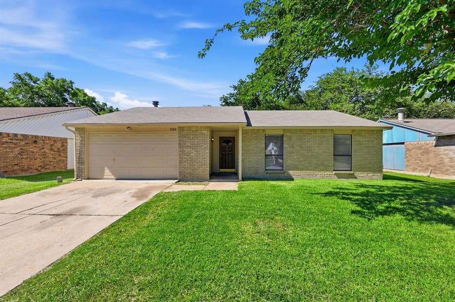 Property photo for 7323 Ashcrest Lane, Dallas, TX