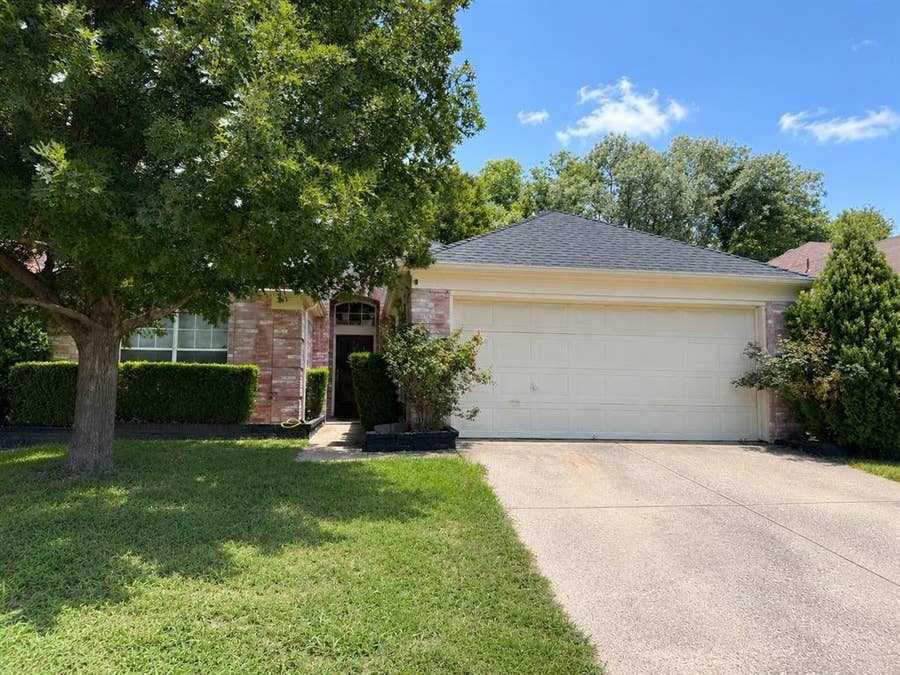 Property photo for 1122 Dove Drive, Garland, TX