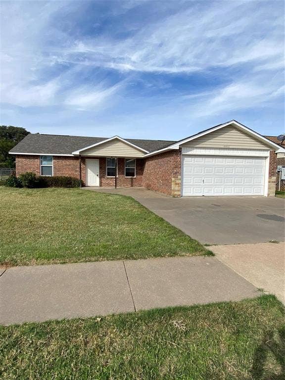 Property photo for 4406 Bobbie Ann Drive, Granbury, TX
