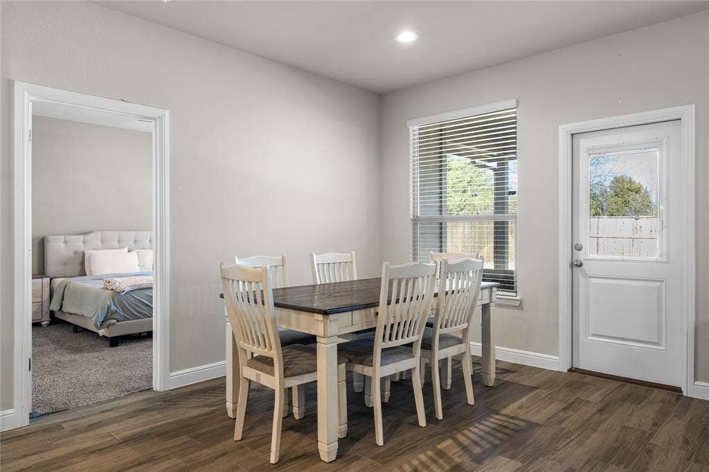 5525 Round Hill Road, Denton, TX 76210