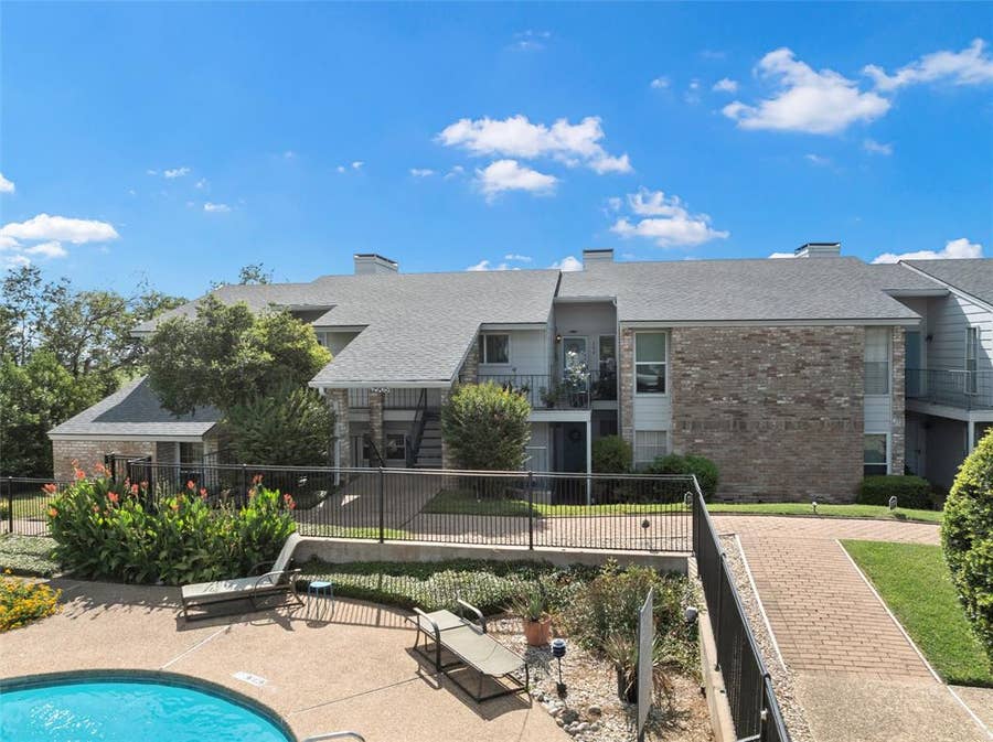 Property photo for 2905 Lake Shore Drive, #204, Waco, TX