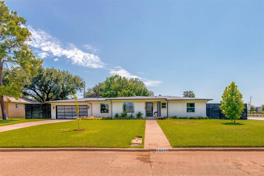 Property photo for 10206 Sherbrook Lane, Dallas, TX