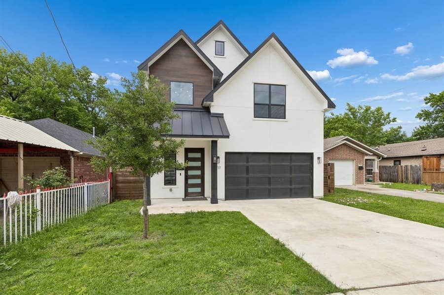 Property photo for 1717 Mcbroom Street, Dallas, TX