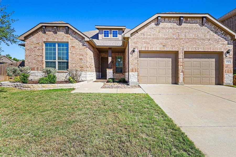 Property photo for 1701 Meadowleaf Lane, Wylie, TX
