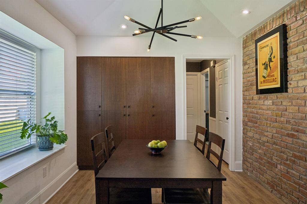 8839 Kingsley Road, Dallas, TX 75231 8839 Kingsley Road, Dallas, TX 75231