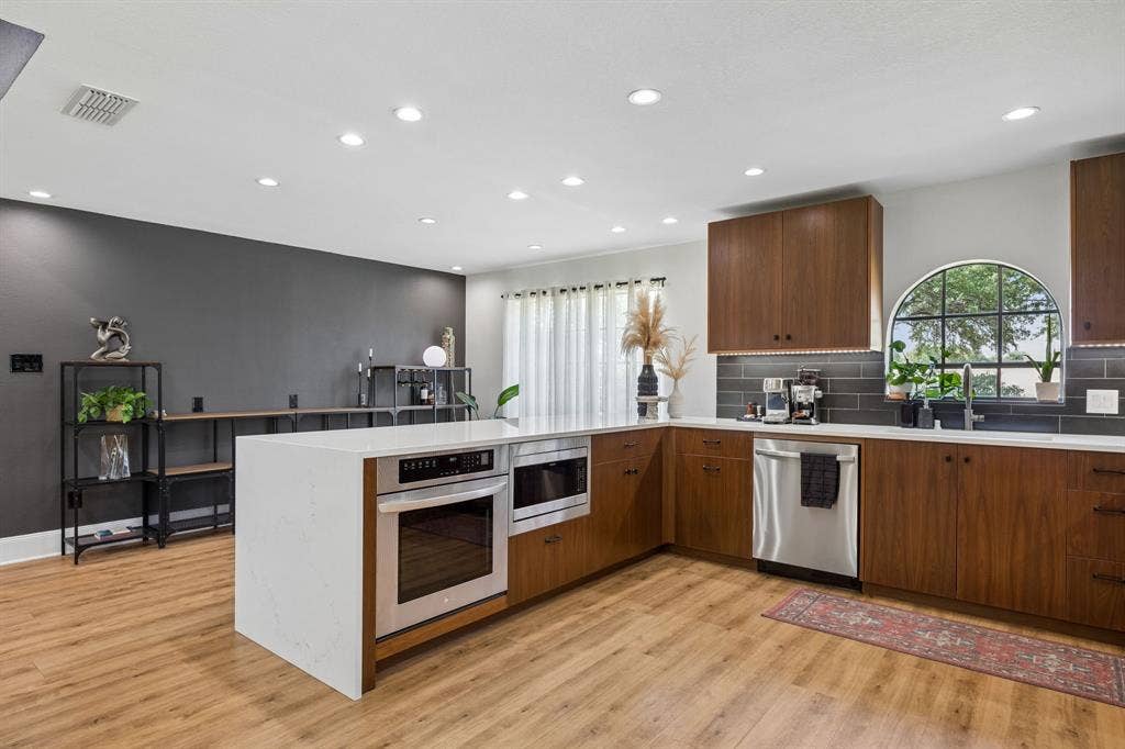 8839 Kingsley Road, Dallas, TX 75231 8839 Kingsley Road, Dallas, TX 75231