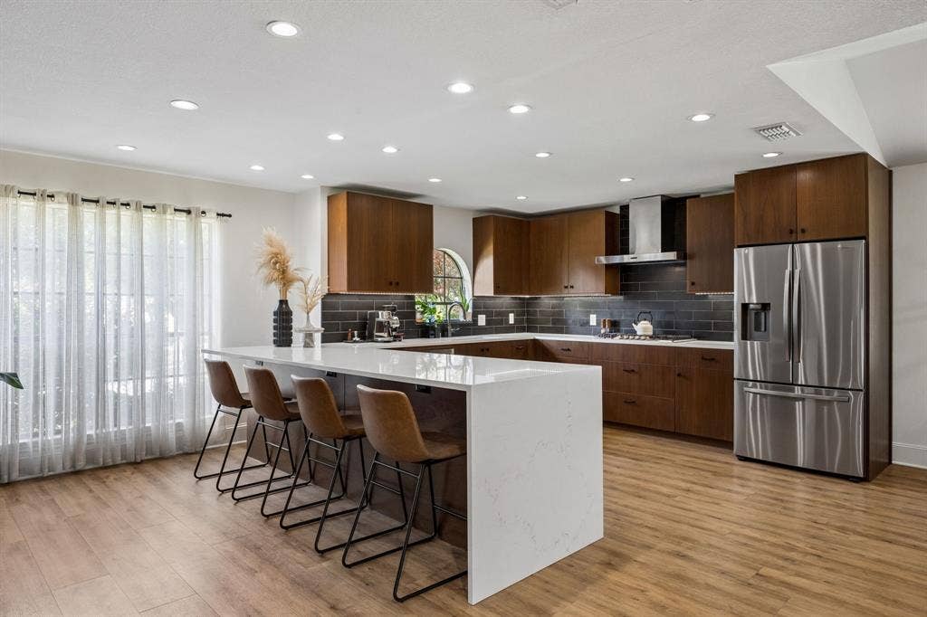 8839 Kingsley Road, Dallas, TX 75231 8839 Kingsley Road, Dallas, TX 75231