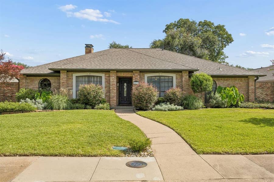 Property photo for 8839 Kingsley Road, Dallas, TX