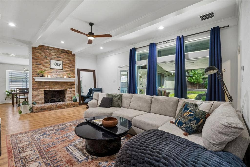 8839 Kingsley Road, Dallas, TX 75231 8839 Kingsley Road, Dallas, TX 75231