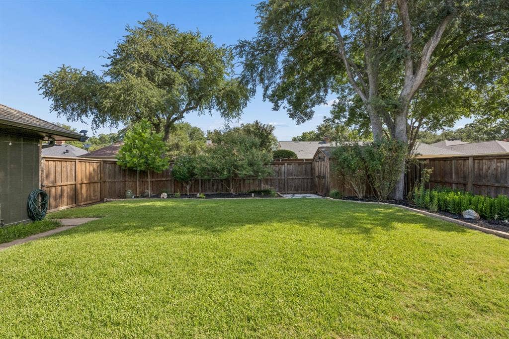 8839 Kingsley Road, Dallas, TX 75231 8839 Kingsley Road, Dallas, TX 75231
