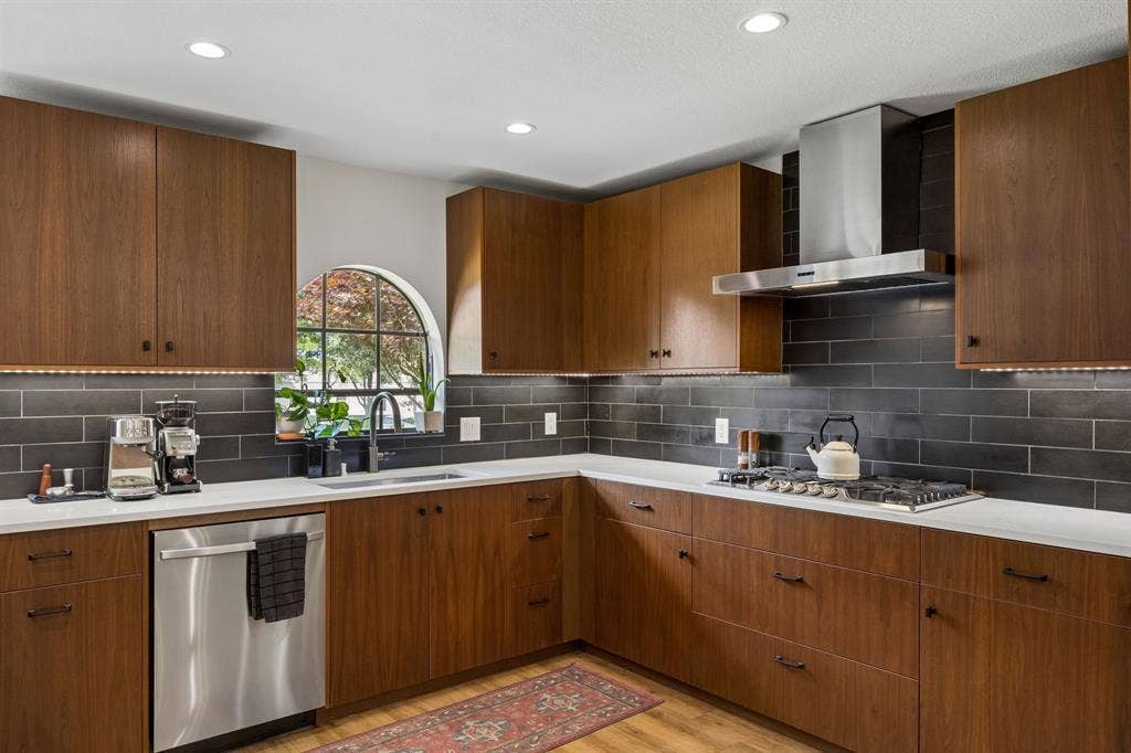 8839 Kingsley Road, Dallas, TX 75231 8839 Kingsley Road, Dallas, TX 75231