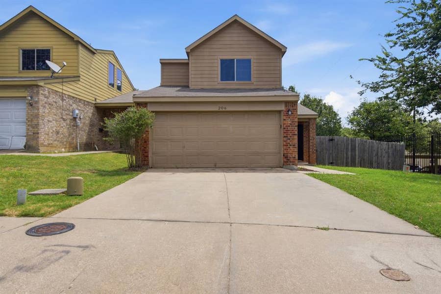 Property photo for 206 River Rock Drive, Dallas, TX