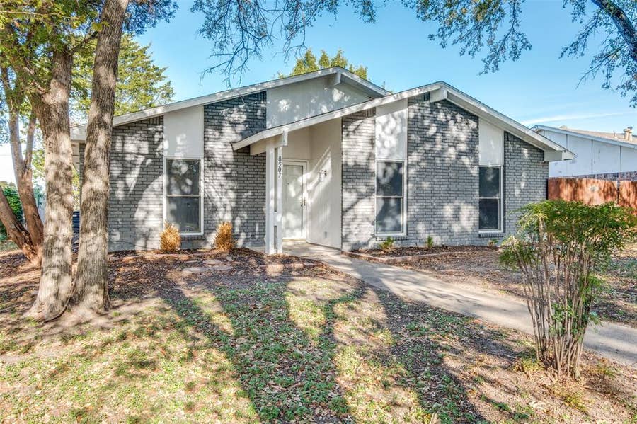 Property photo for 8507 Baumgarten Drive, Dallas, TX