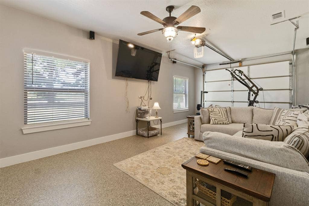 5337 Dusty Road, Athens, TX 75752 Climate Controlled Garage Conversion