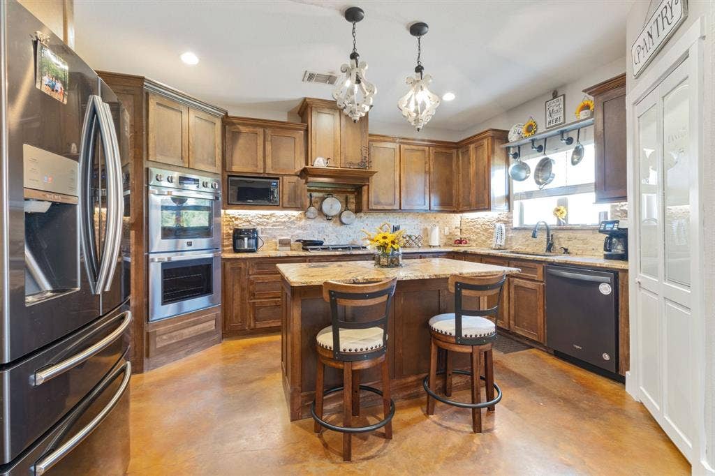 5337 Dusty Road, Athens, TX 75752 5337 Dusty Road, Athens, TX 75752
