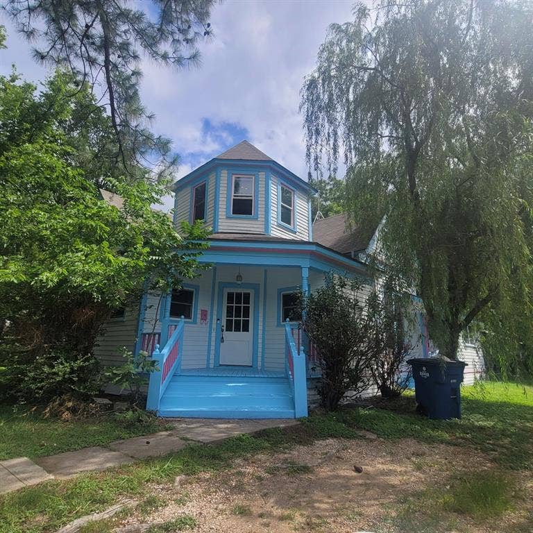 Property photo for 700 N Dallas Street, Ennis, TX