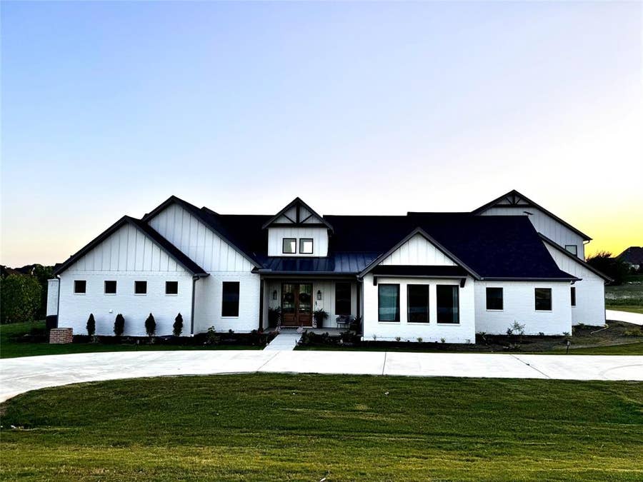 Property photo for 12301 Bella Sera Drive, Fort Worth, TX