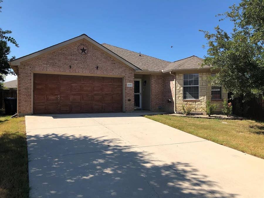 Property photo for 4905 Spur Ridge Court, Fort Worth, TX