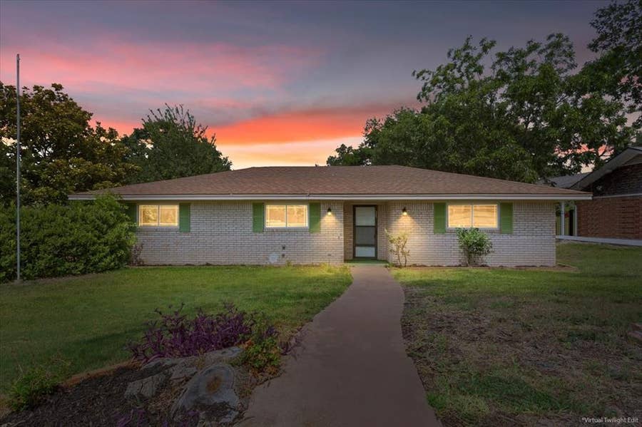 Property photo for 849 Arlington Drive, Woodway, TX