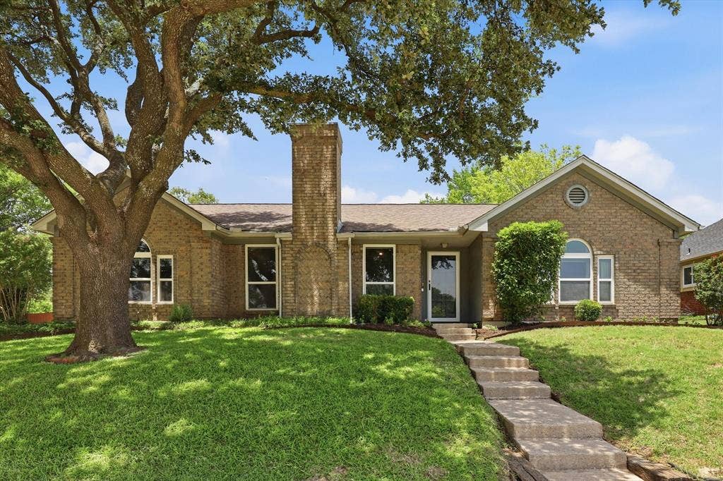 1017 Spicewood Drive, Plano, TX 75025 1017 Spicewood Drive, Plano, TX 75025