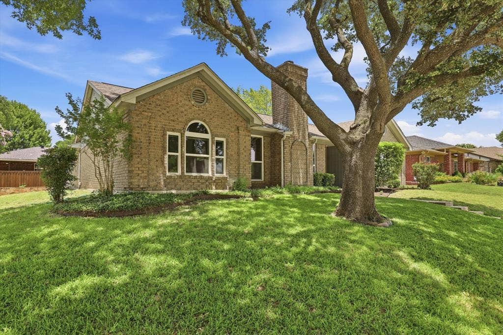 1017 Spicewood Drive, Plano, TX 75025 1017 Spicewood Drive, Plano, TX 75025