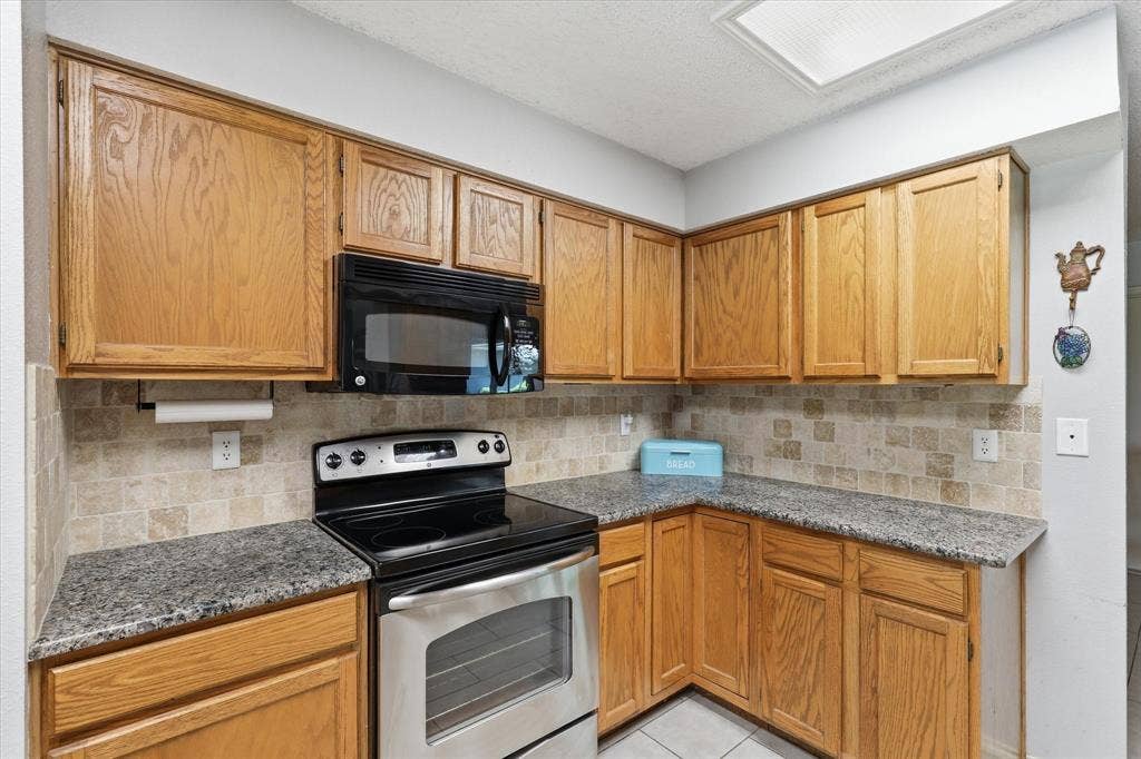 1017 Spicewood Drive, Plano, TX 75025 1017 Spicewood Drive, Plano, TX 75025