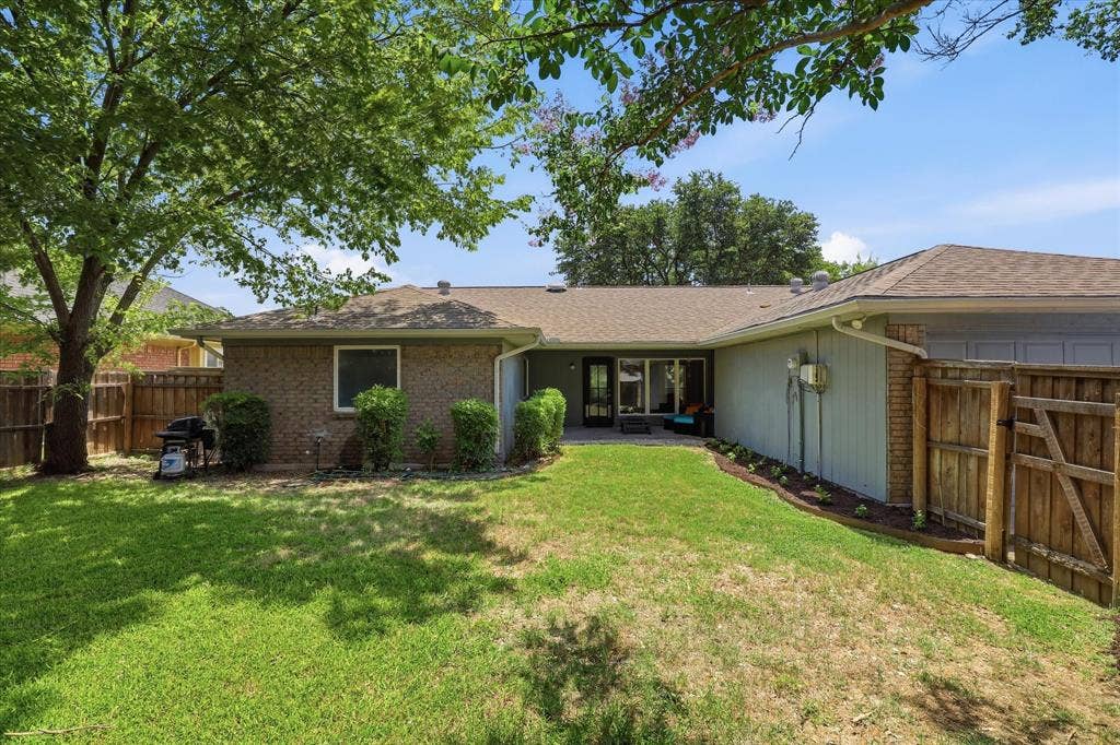 1017 Spicewood Drive, Plano, TX 75025 1017 Spicewood Drive, Plano, TX 75025