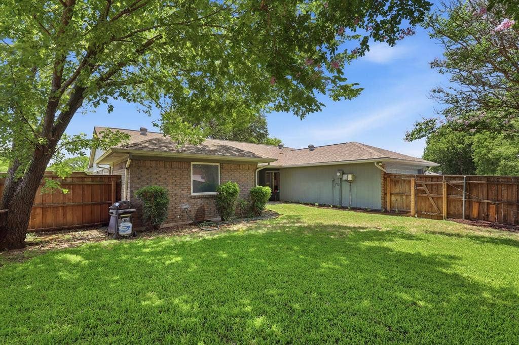 1017 Spicewood Drive, Plano, TX 75025 1017 Spicewood Drive, Plano, TX 75025