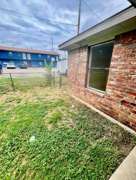 506 W Green Avenue, Killeen, TX 76541 View of yard