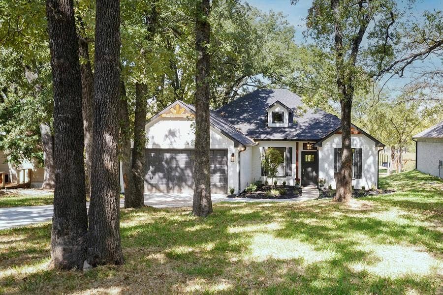 Property photo for 219 Ben Lacy Drive, Gun Barrel City, TX