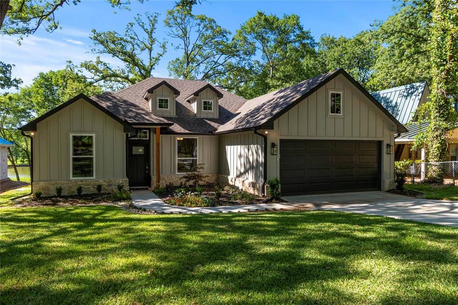 Property photo for 225 Ben Lacy Drive, Gun Barrel City, TX