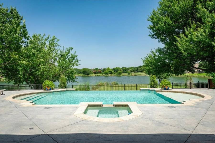 Property photo for 1005 Forest Lake Circle, McKinney, TX