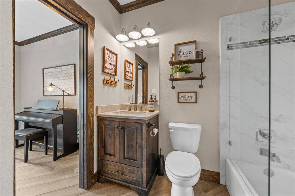 918 Coxs Oak Valley Road, Waco, TX 76705 918 Coxs Oak Valley Road, Waco, TX 76705